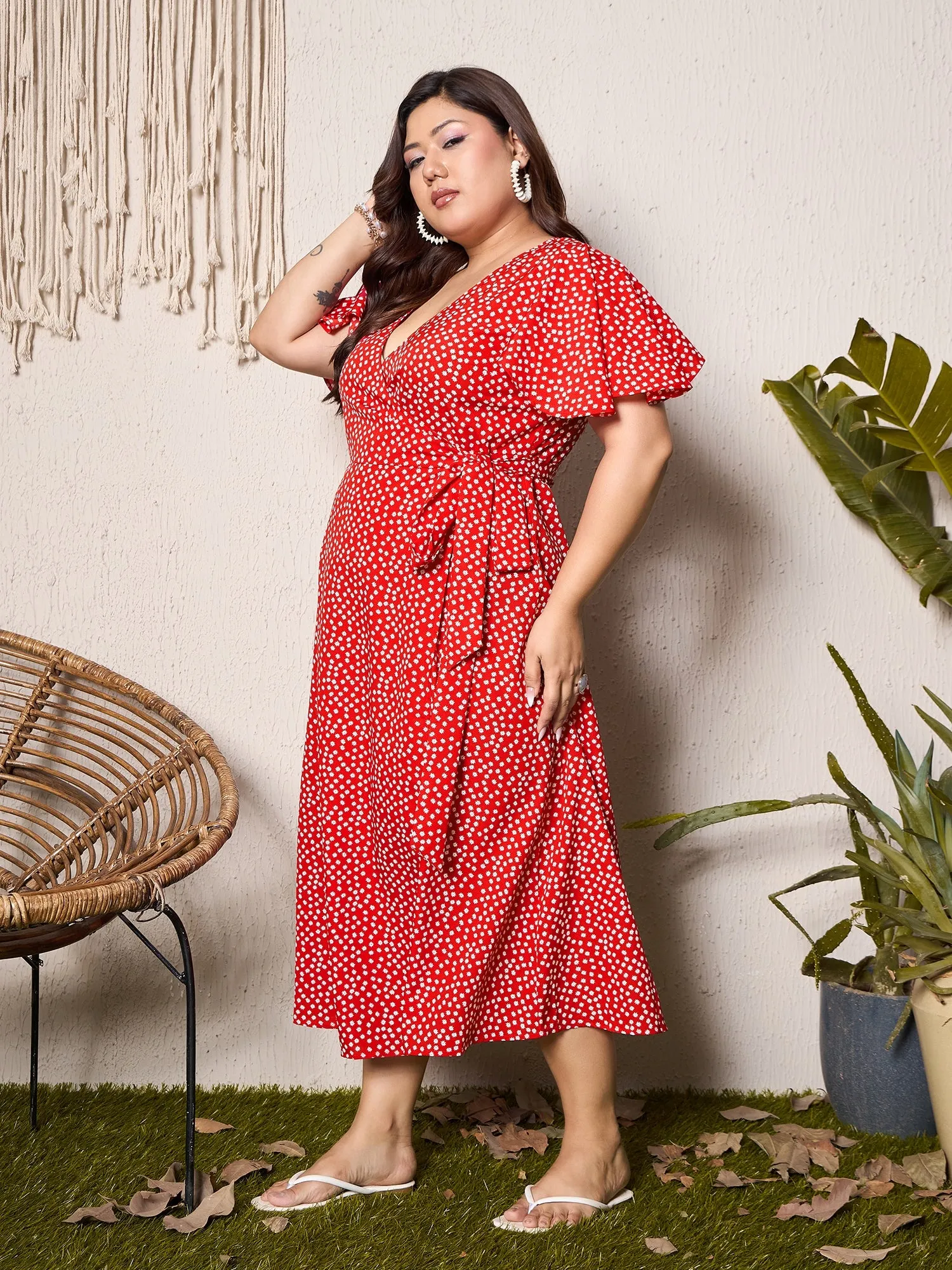 Berrylush Curve Women Red Floral Print V-Neck Short Sleeve Maxi Dress