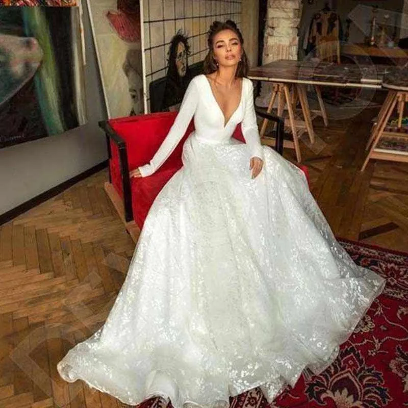 Elegant Lace Bridal A-line V-Neck Long Sleeves Wedding Dresses