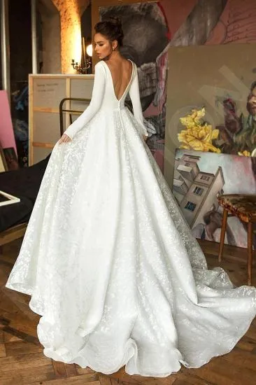 Elegant Lace Bridal A-line V-Neck Long Sleeves Wedding Dresses